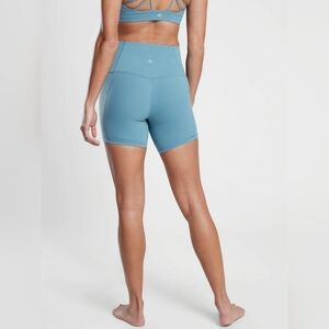 Athleta Salutation 5" Bike Shorts Riviera Blue